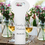 Vintage Modern Retro Zigzag Personalized Wedding Wine Bag<br><div class="desc">Gray and white Neutral Colors Vintage Modern Zigzag Chevron Personalized Wedding Wine Bag Cooler</div>