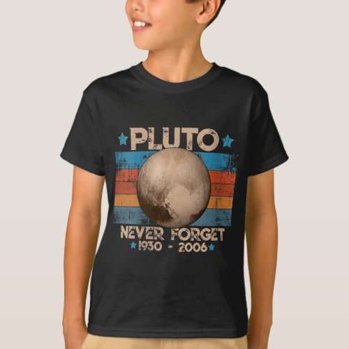 Vintage Never Forget Pluto Nerdy Astronomy Space S T_Shirt