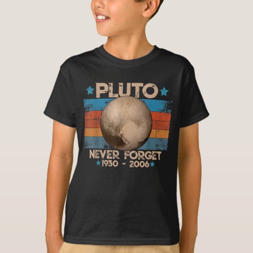 Vintage Never Forget Pluto Nerdy Astronomy T_Shirt