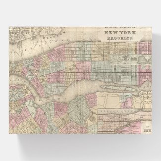 Vintage New York City / Manhattan Paperweight