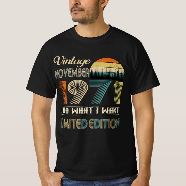 Vintage November 1971 T-Shirt Retro Style Birthday (Front)