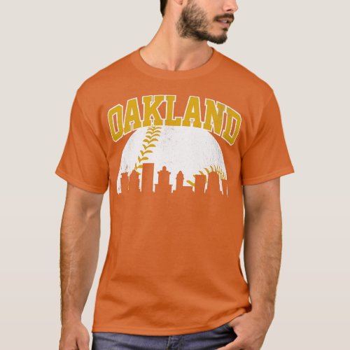 Vintage Oakland Skyline City Gameday Retro Vintage T_Shirt