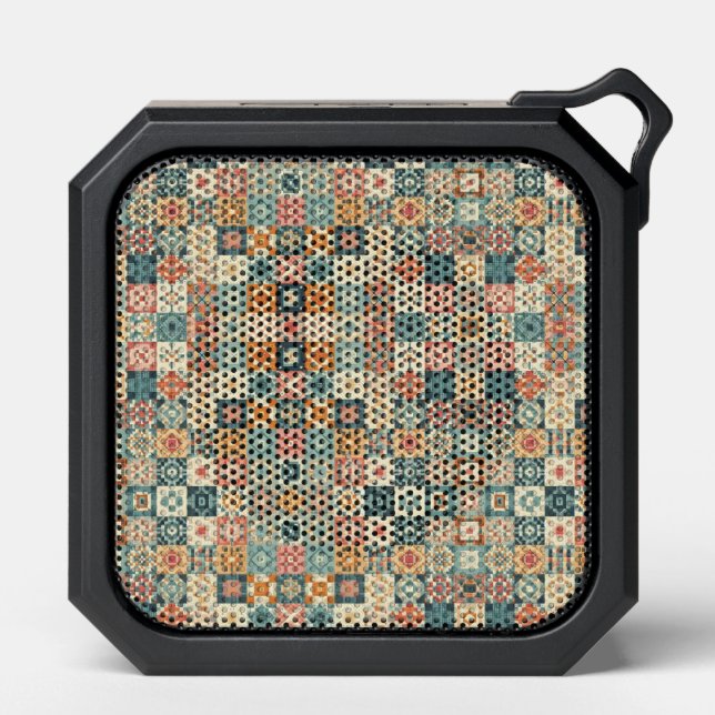 Vintage, patchwork quilted look bluetooth speaker (Front)
