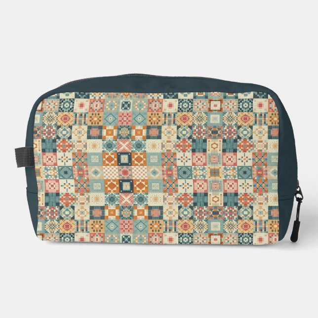 Vintage, patchwork quilted look dopp kit (Front)