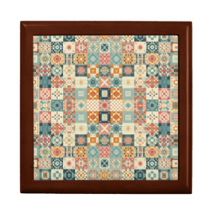 Vintage, patchwork quilted look gift box
