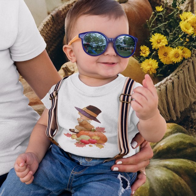 Vintage Pilgrim Boy Praying on Pumpkin Baby T-Shirt (Vintage Pilgrim Boy Praying on Pumpkin Baby T-Shirt)