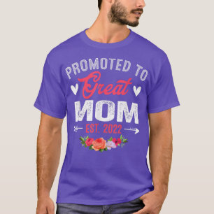 Vintage Promoted To Mom 2022 Retro New Mom Grandma T-Shirt