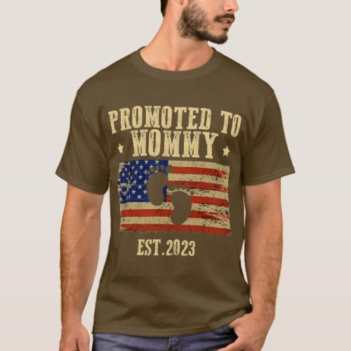 Vintage Promoted To Mommy Est 2023 USA Flag Patrio T_Shirt