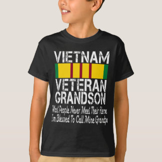Vintage Proud Vietnam Veteran Grandson Combat Vet T-Shirt