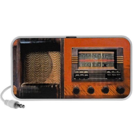 Vintage Radio Portable Speaker (Front)