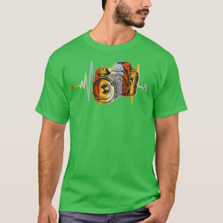 Vintage Retro Distressed Heartbeat  (2)  T-Shirt
