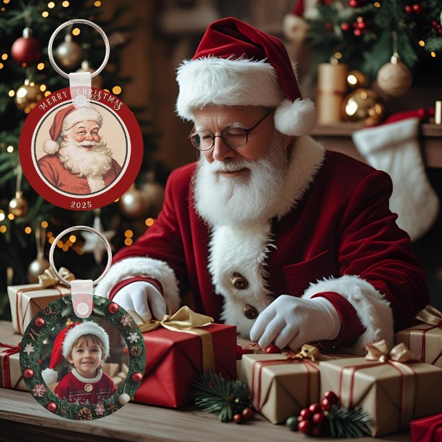 Vintage Retro Santa  Keychain (Creator Uploaded)