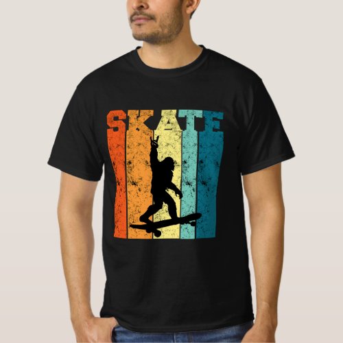 vintage retro sunset bigfoot skateboarding skater T_Shirt