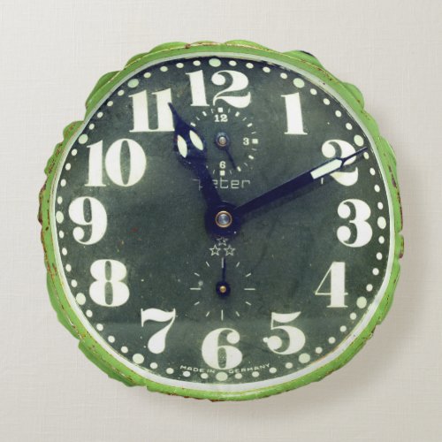 Vintage Rustic Shabby Green Clock Old Retro Time Round Pillow