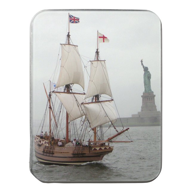VINTAGE SAILING SHIP NEAR LIBERTY ISLAND JIGSAW PUZZLE (Lid Vertical)