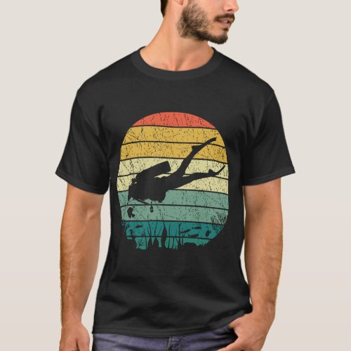Vintage Scuba Diving Ocean Diver T_Shirt