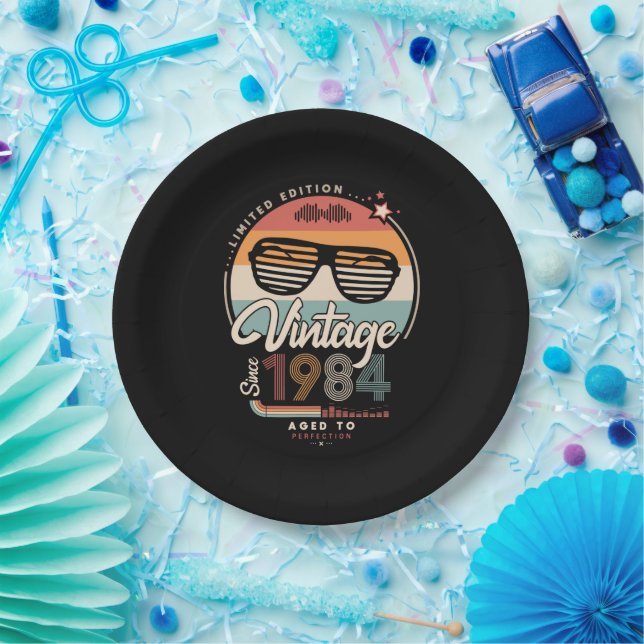 Vintage since 1984 paper plates (Party)