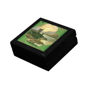 Vintage St. Patricks Day Greetings Shamrock Castle Jewelry Box