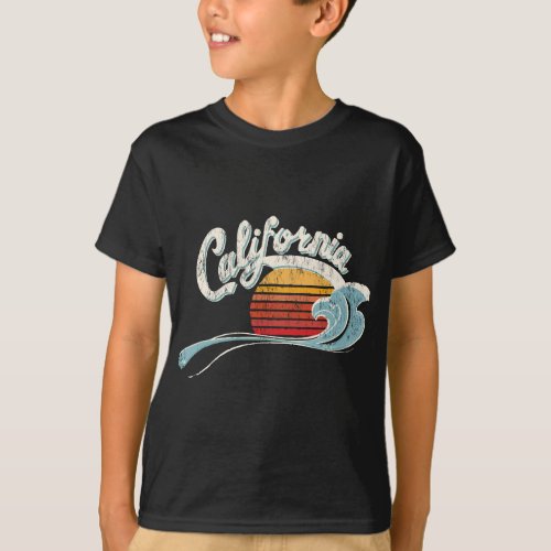 Vintage Surfer _ 70s Graphic Sunset _ California T_Shirt