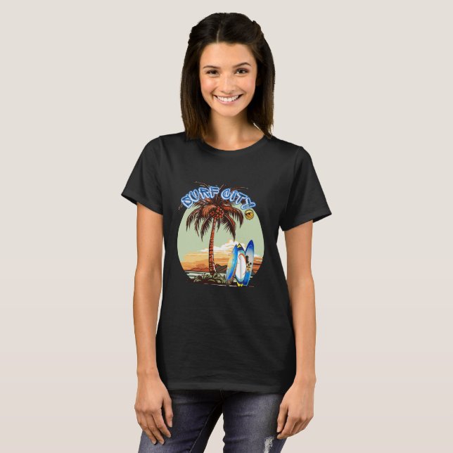  Vintage Surfing Beach Babe T-Shirt (Front Full)