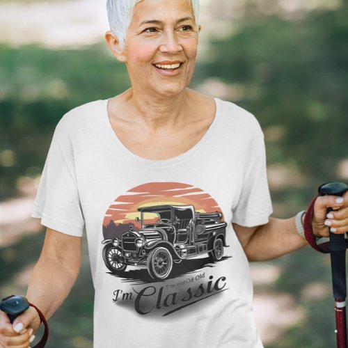  Vintage Truck Im not old Im classic T_Shirt