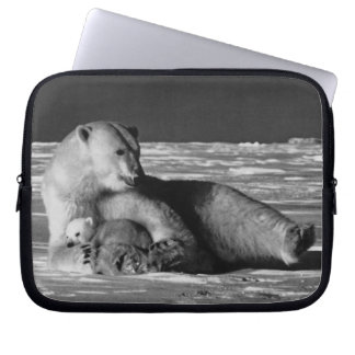 Vintage USA Alaska mother polar bear 1970 iPad Sma Laptop Sleeve