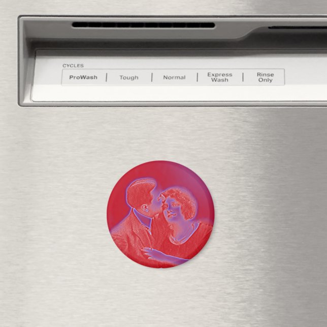 Vintage Valentine Couple in Red Magnet (In Situ (Dishwasher))