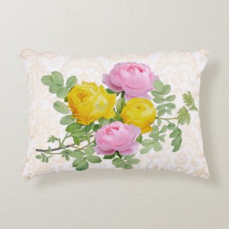 Vintage Victorian Roses on Pastel Yellow Damask 