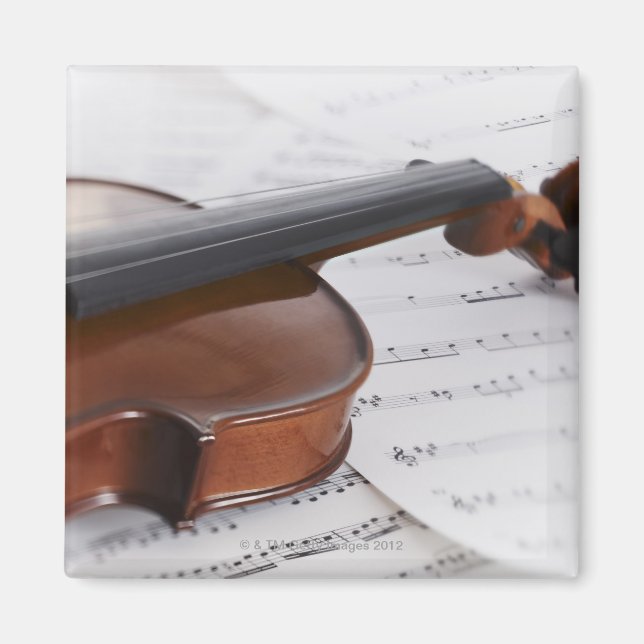 Violin and sheet music magnet (Front)