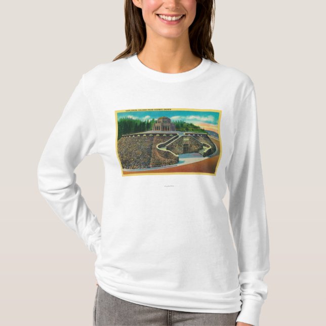 Vista House on Columbia River, Oregon T-Shirt (Front)