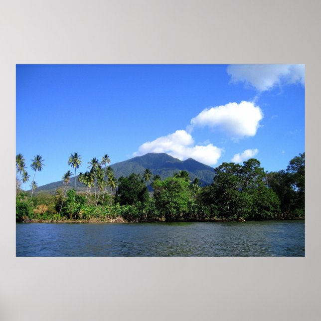Volcan Maderas Poster (Front)