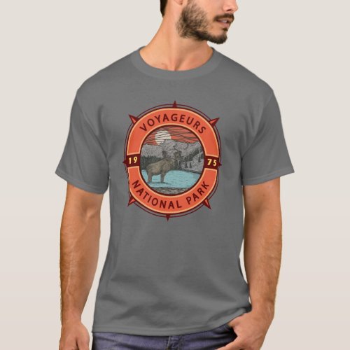 Voyageurs National Park Moose Retro Compass Emblem T_Shirt