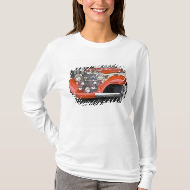 WA, Seattle, classic German automobile. 2 T-Shirt (Front)