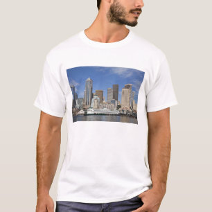 WA, Seattle, Seattle skyline with ferry boat T-Shirt