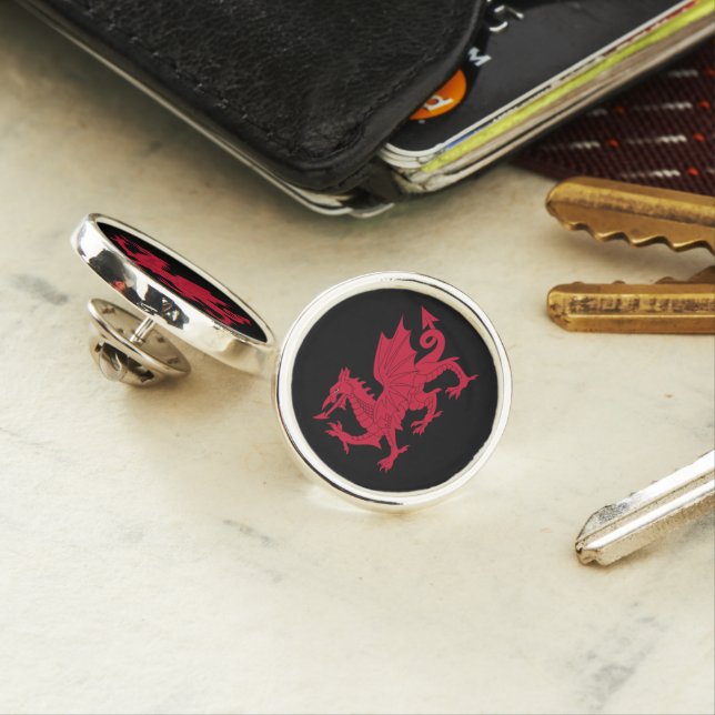 Wales & Welsh Coat of Arms, Flag Cymru / business Lapel Pin (In Situ)