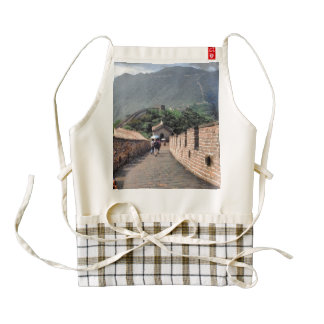 Walking on the Great Wall of China Zazzle HEART Apron