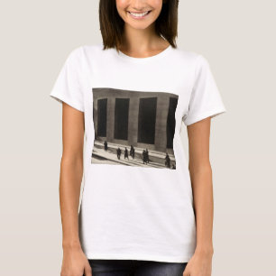 Wall Street (by Paul Strand, 1915) T-Shirt
