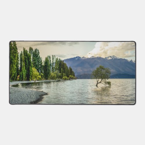 Wanaka Tree in Water Desk Mat