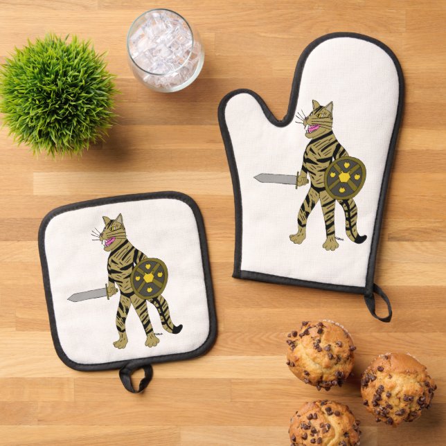 Warrior Cat   Oven Mitt & Pot Holder Set (Top Down)