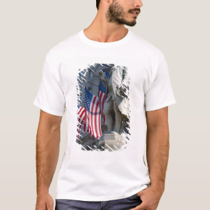 Washington, DC, statue of Benjamin Franklin T-Shirt