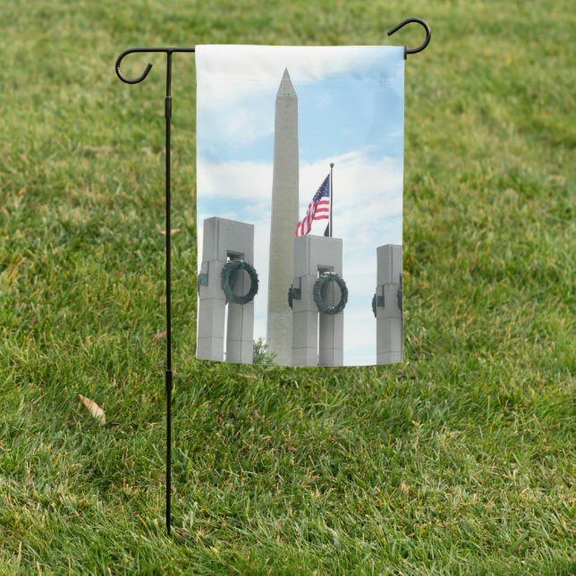 Washington Monument and WWII Memorial in DC Garden Flag (In SItu)