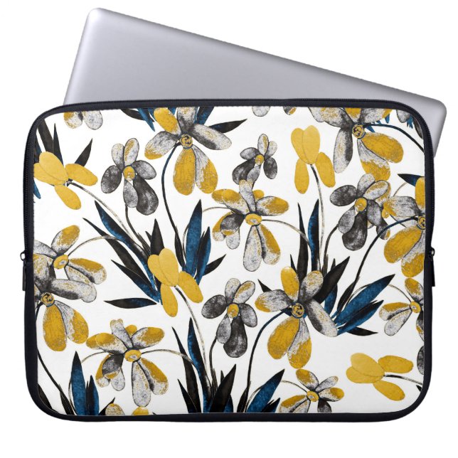 Watercolor flowers: vibrant summer pattern. laptop sleeve (Front)
