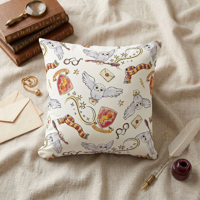 Watercolor GRYFFINDOR™ Hedwig Pattern Throw Pillow (Creator Uploaded)