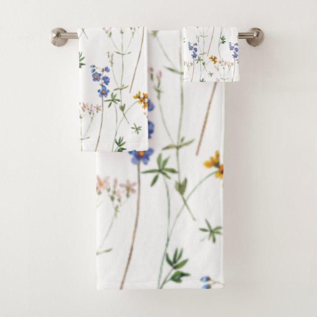 Watercolor Meadow Seamless Pattern Bath Towel Set (Insitu)