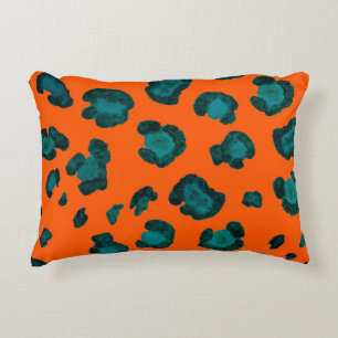 Watercolor seamless pattern with leopard skin. Fas Accent Pillow
