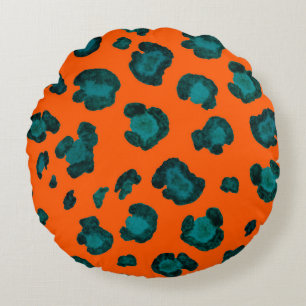 Watercolor seamless pattern with leopard skin. Fas Round Pillow