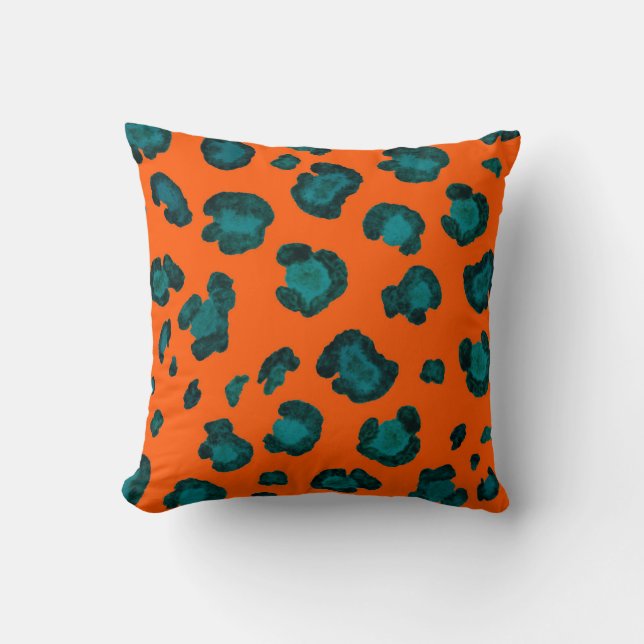 Watercolor seamless pattern with leopard skin. Fas Throw Pillow (Front)
