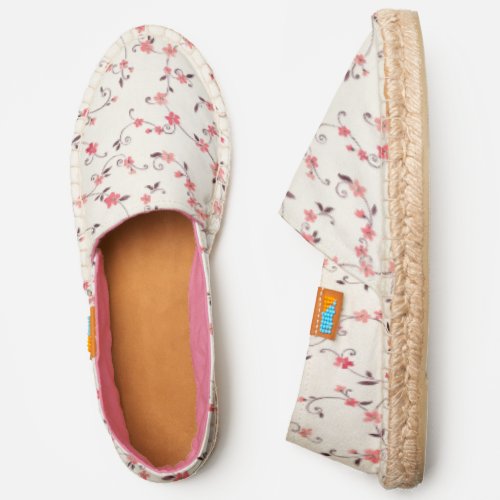 Watercolor seamless pattern with styled spring espadrilles