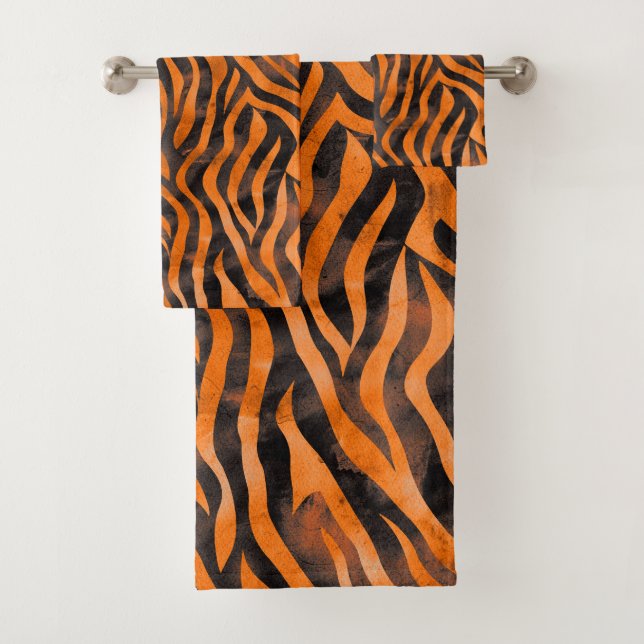 Watercolor Tiger Print Bath Towel Set (Insitu)