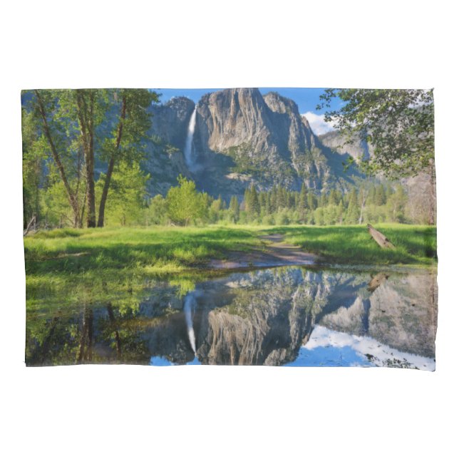 Waterfalls | Yosemite Falls, California Pillow Case (Front)